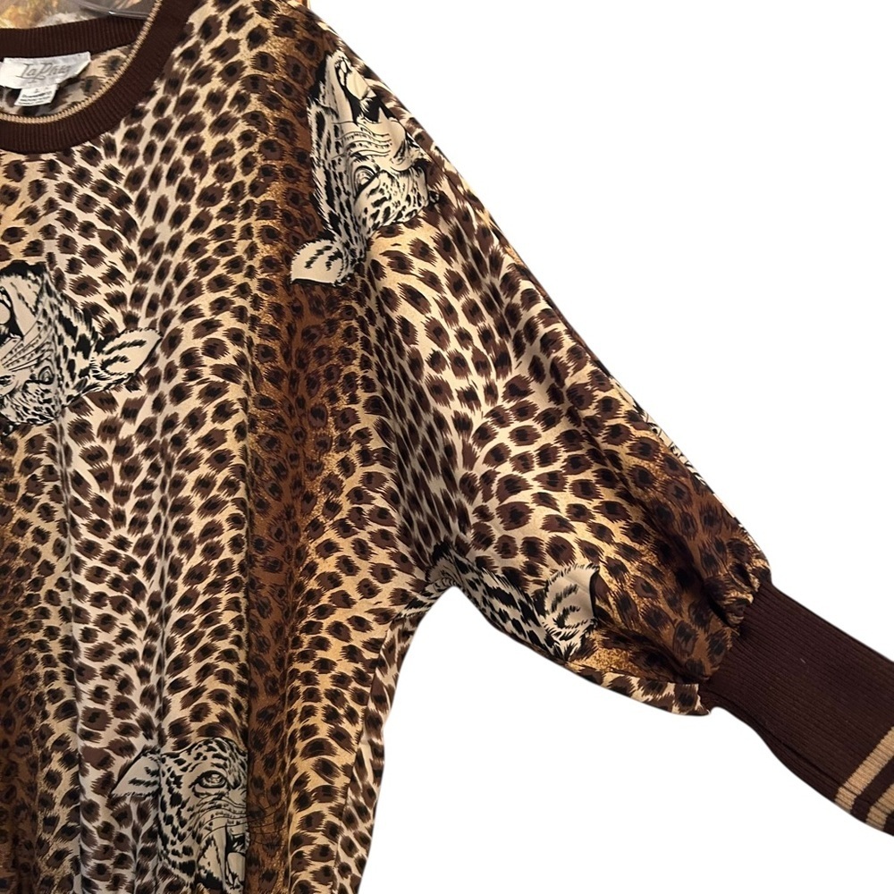 Cheetah/Leopard Print Crewneck Tunic with Ribbed Collar and Cuff - Picture 4 of 9